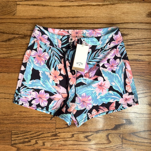 Billabong Nights In Paradise Board Shorts / Size 3 / NWT - Picture 1 of 3